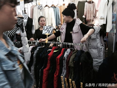 北京最大外貿服裝城6號閉市,衣服5元,10元隨處可見,淘寶者爆滿